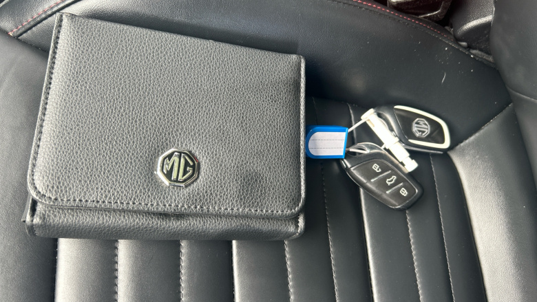 MG Hs 1.5 T-GDI PHEV Exclusive 5dr Auto Hatchback